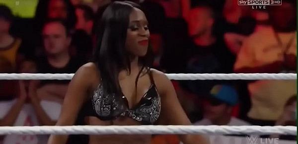  Nikki Bella vs Naomi. Raw 5 18 15.